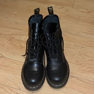 Dr. Martens Black Womens shoe Size 7